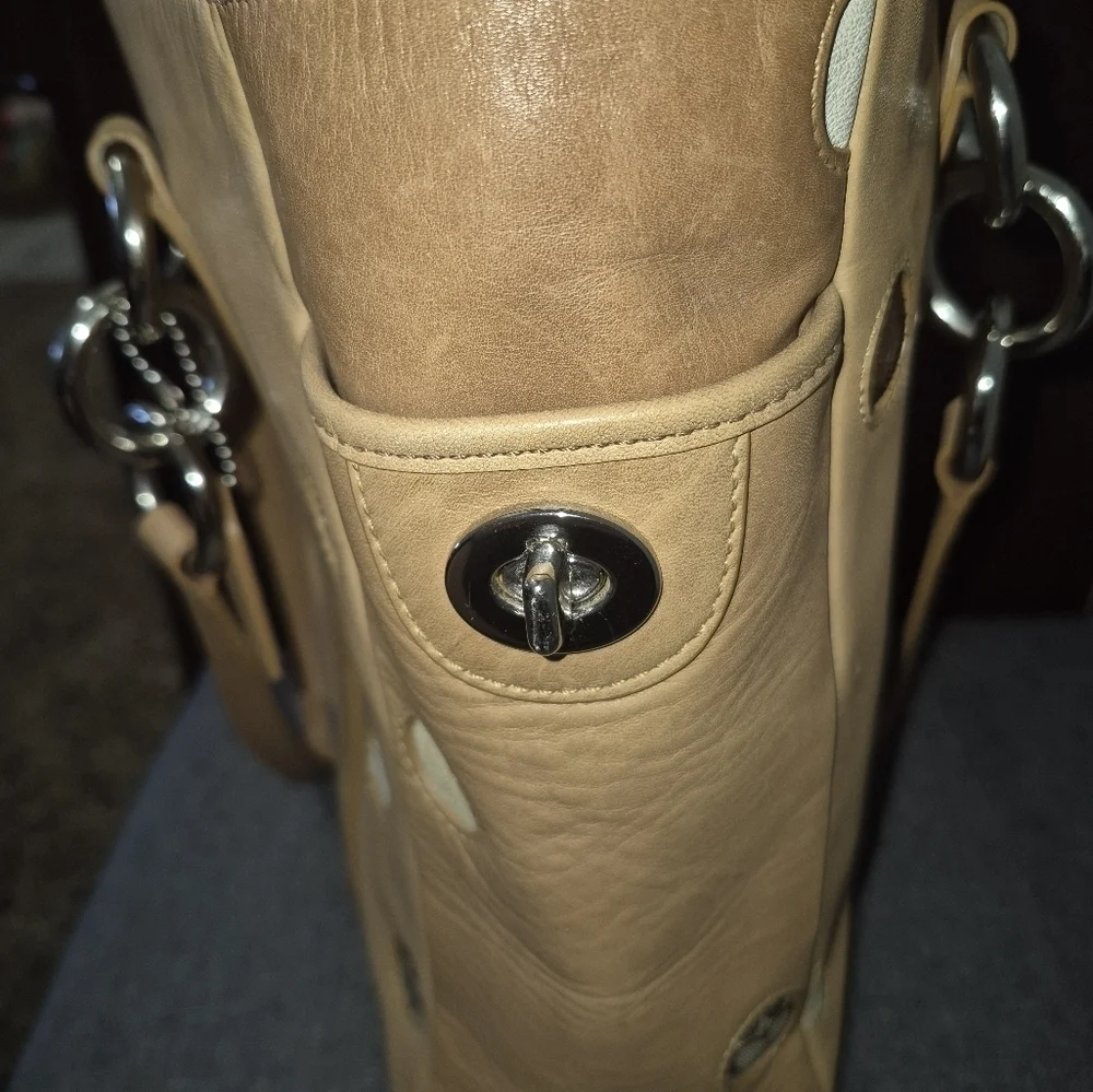 Rare Limited Coach Vintage  Polka Dot Bucket Bag. Beige w Silver Hardware. 09763